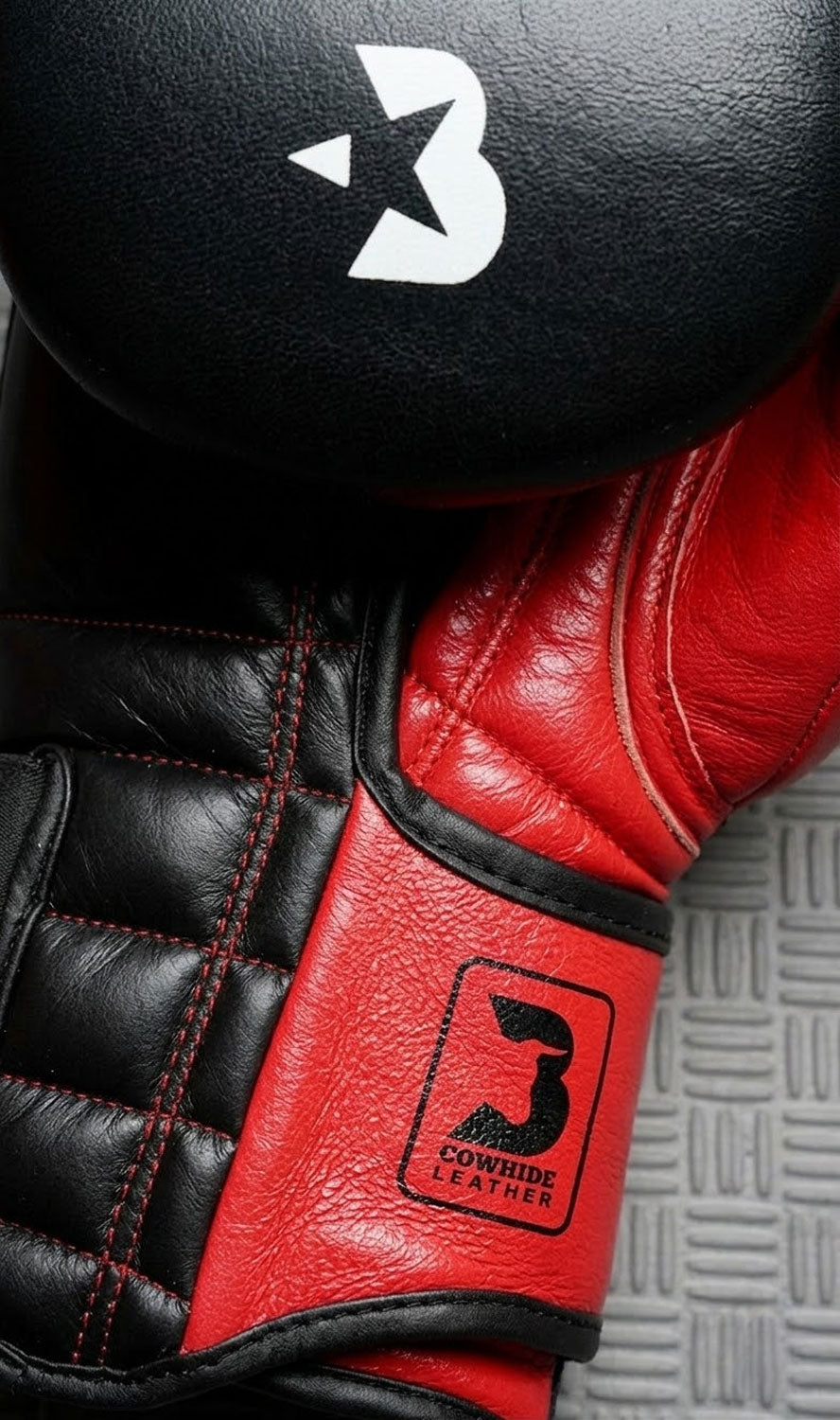 Premium Cowhide Leather Boxing Gloves – Maximum Protection & Performance 2